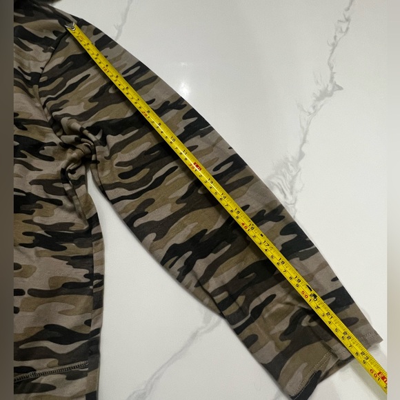 Green Envelope Lightweight Long Sleeve Camo Hoodie Size 2x - Picture 7 of 9